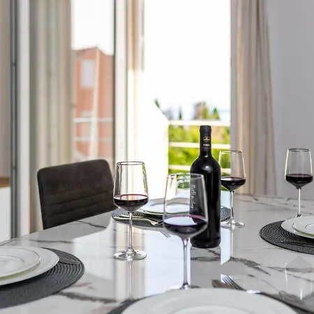 Appartement Lucija *