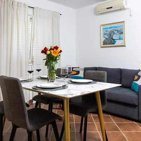 Lucija Apartment Mlini