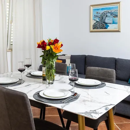 Lucija Apartment