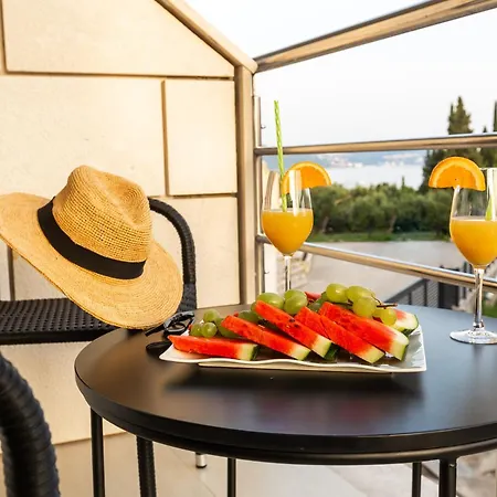 Lucija Apartament *